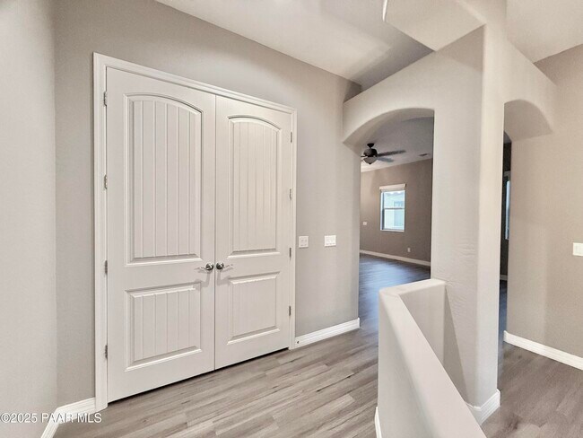 Building Photo - 5768 N Thornberry Dr