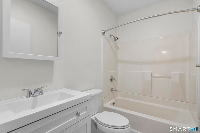 Building Photo - 18 Kelley St