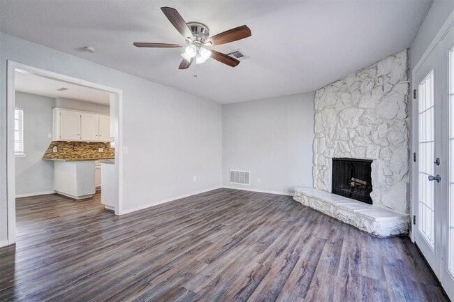 Building Photo - 629 Parkhurst Terrace