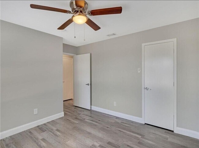 Building Photo - 1614 Doubletree Dr