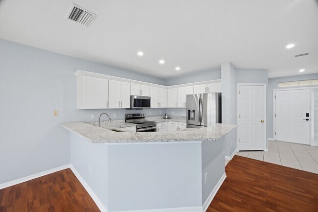 Building Photo - 6407 Barksdale Way