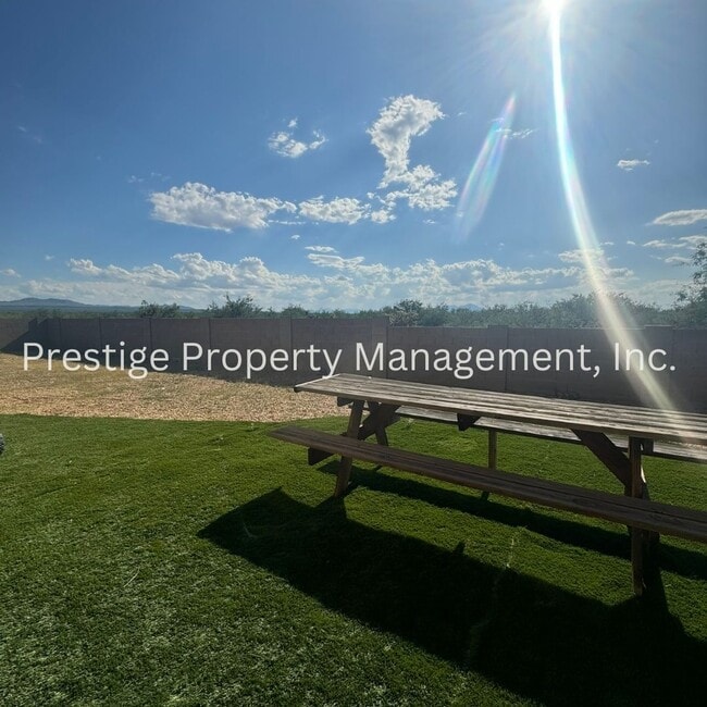 Building Photo - Beautiful Home with 3 Car Garage in Sonoran Ranch!