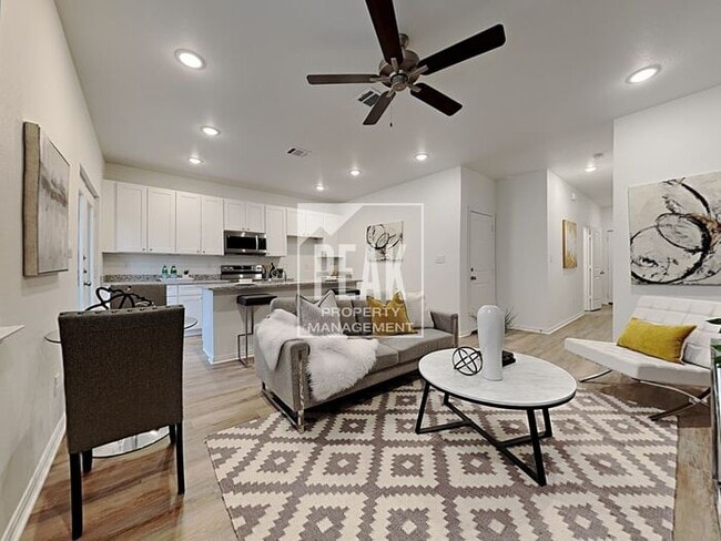 Building Photo - $1599! 3 Bed/2.5 Bath Townhome with a FRIDGE PROVIDED! FREE APPLICATION