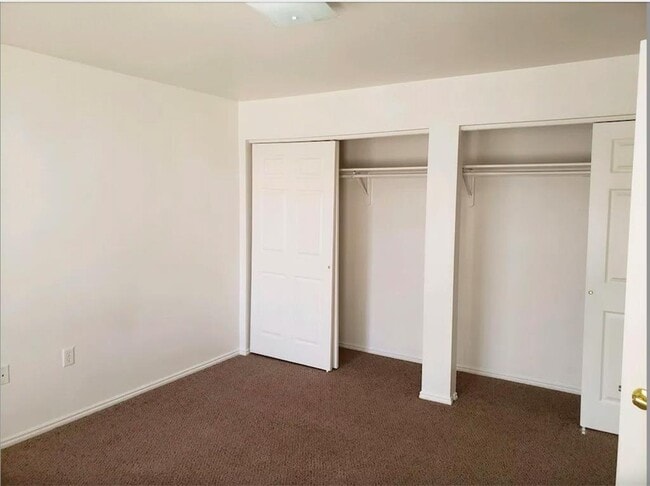 Building Photo - 3020 Lerwick Dr