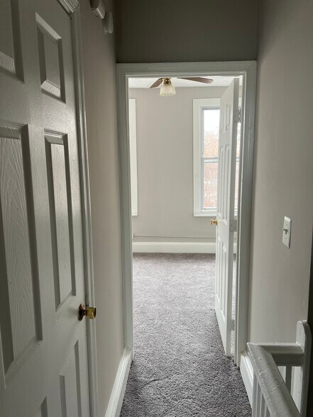 Building Photo - 45 Todd Pl NE