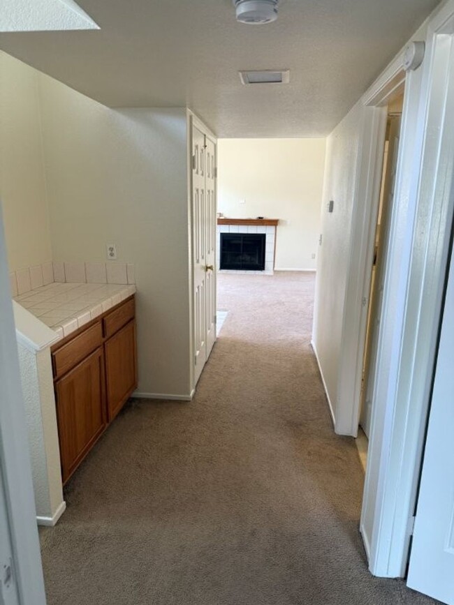 Building Photo - Modern 3 Bedroom Condo w/ Garage Vacaville...