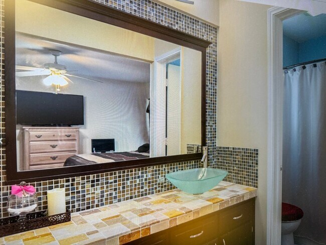 Building Photo - Wedgewood Addition 3 bed 2 bath 2 car garage