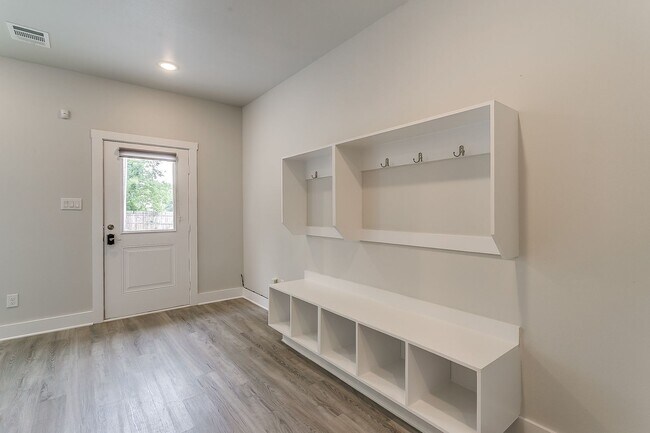 Building Photo - 3210 Forest Park Blvd
