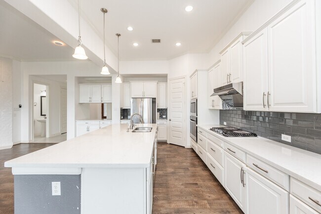 Building Photo - 25514 Kearsley Dr