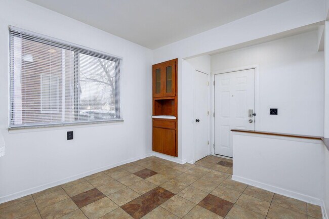 Building Photo - 11156 Outer Dr