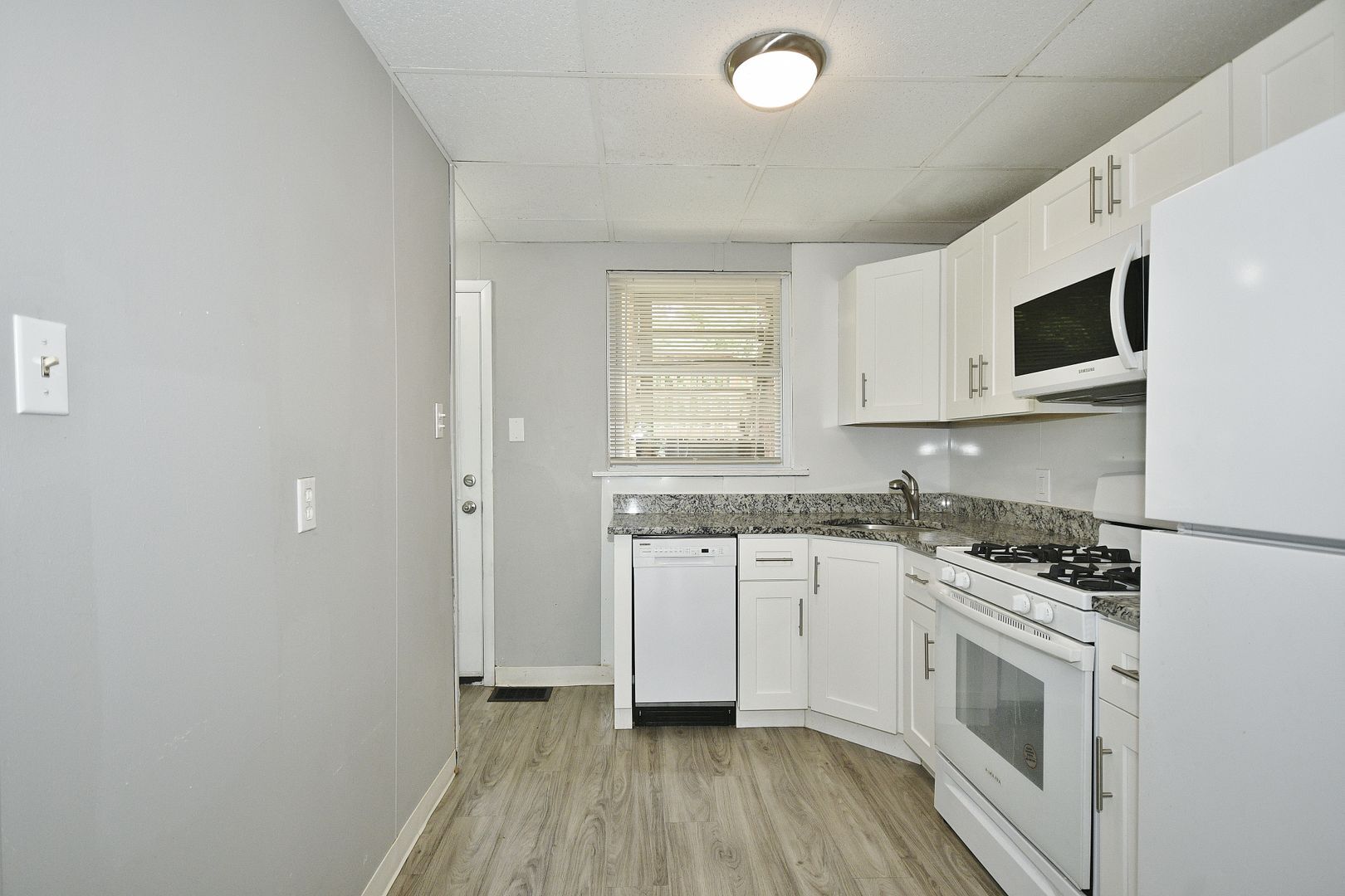 Building Photo - 1037 N 6th St