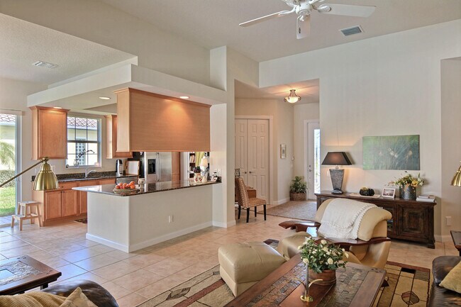 Building Photo - 5254 Eleuthra Cir