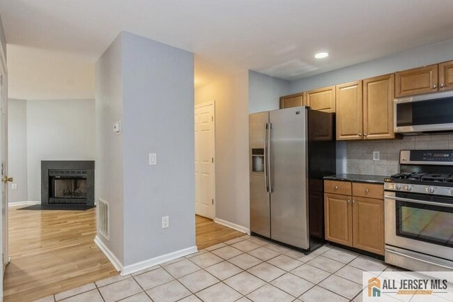 Building Photo - 17 Lackland Ave