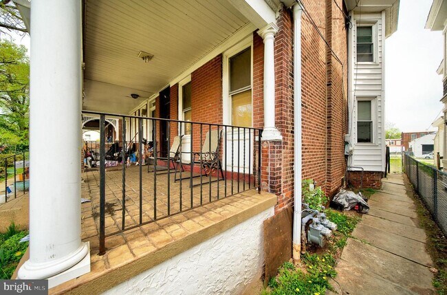 Building Photo - 112 Haws Ave