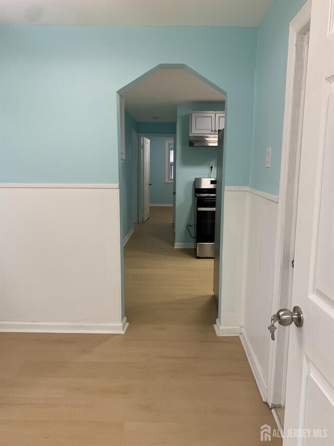 Building Photo - 47 Holly St