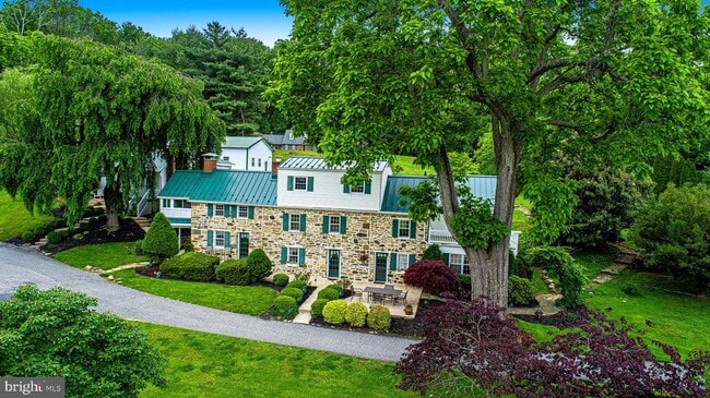 Building Photo - 607 E Wheel Rd