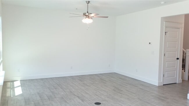 Building Photo - 2141 Bluebonnet Ln