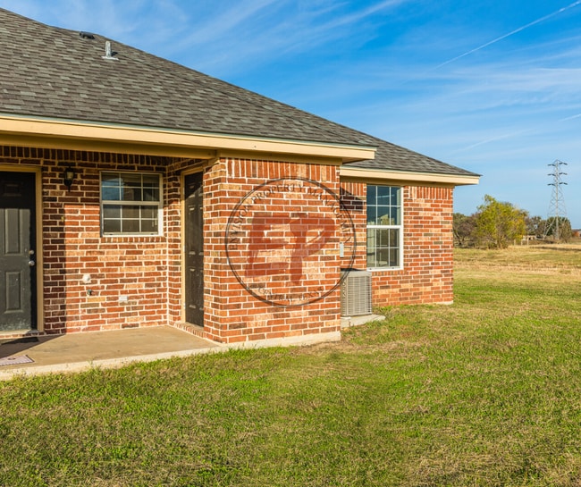 Building Photo - 2824 Jerry Mashek Dr