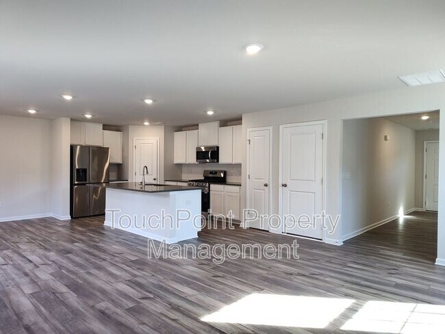 Building Photo - 3247 Crawford Ave