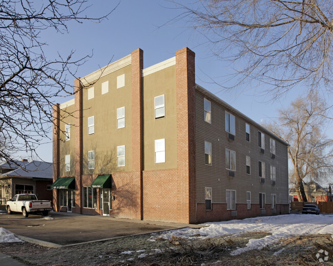 Primary Photo - Holden Apartments
