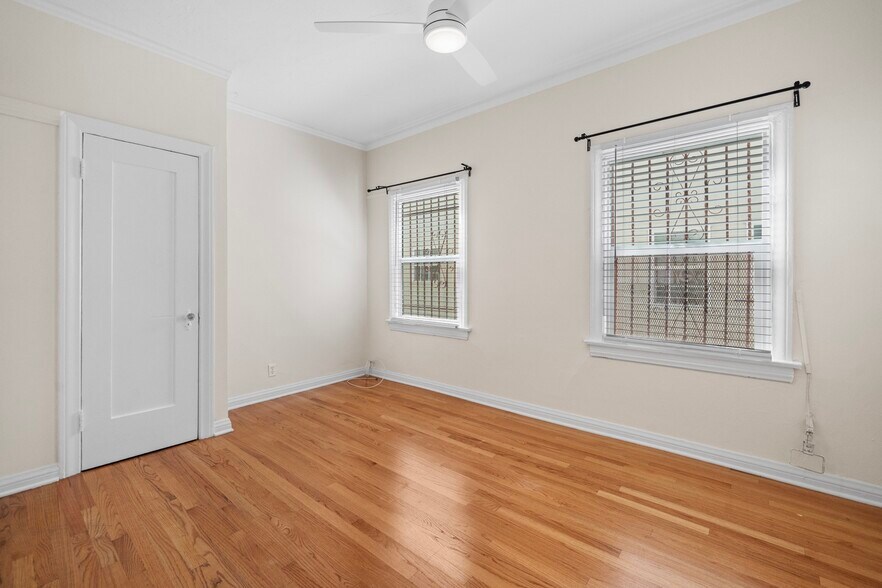 Building Photo - 429 N Gardner St