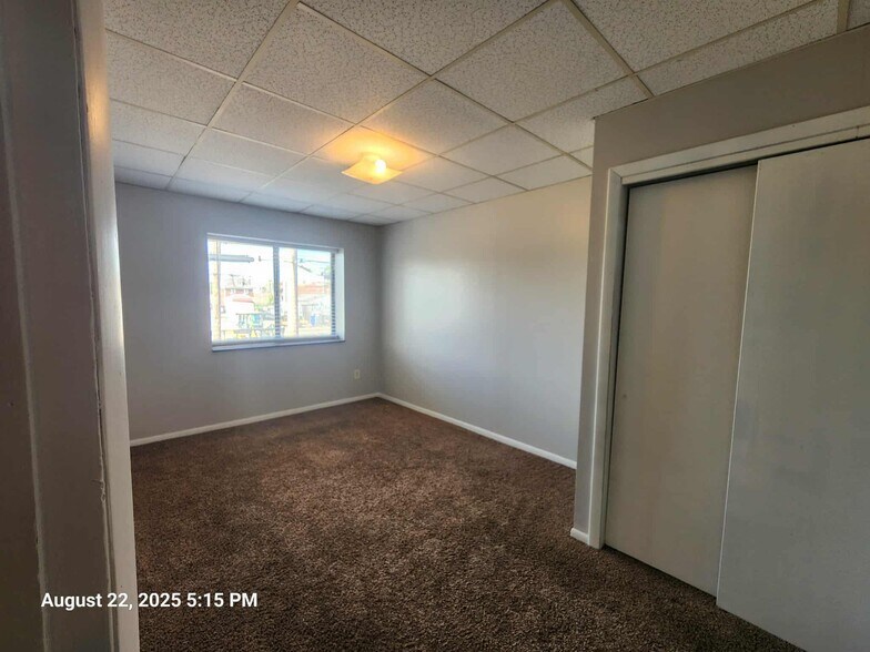 Building Photo - 424 Waddell Ave