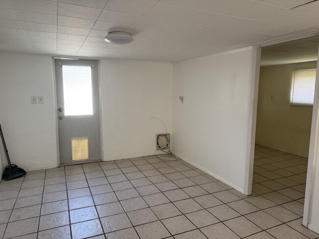 Building Photo - 4109 Nelson Ave