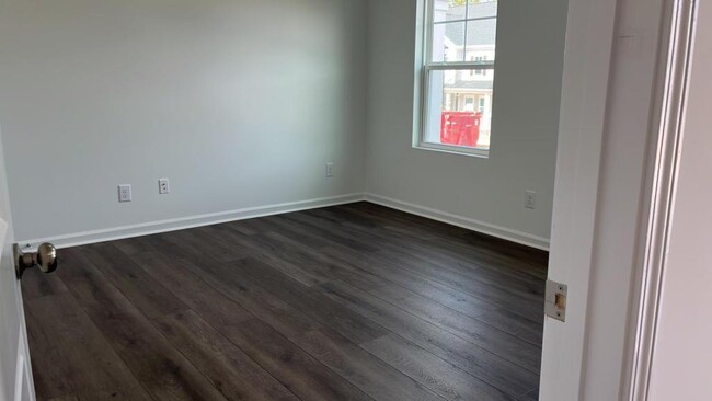 Building Photo - 836 Basswood Gln Trl