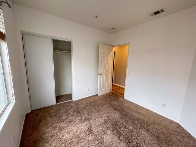 Building Photo - 33570 Emerson Way