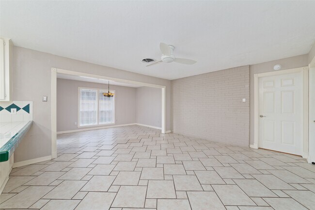 Building Photo - 4118 Donna Lynn Dr