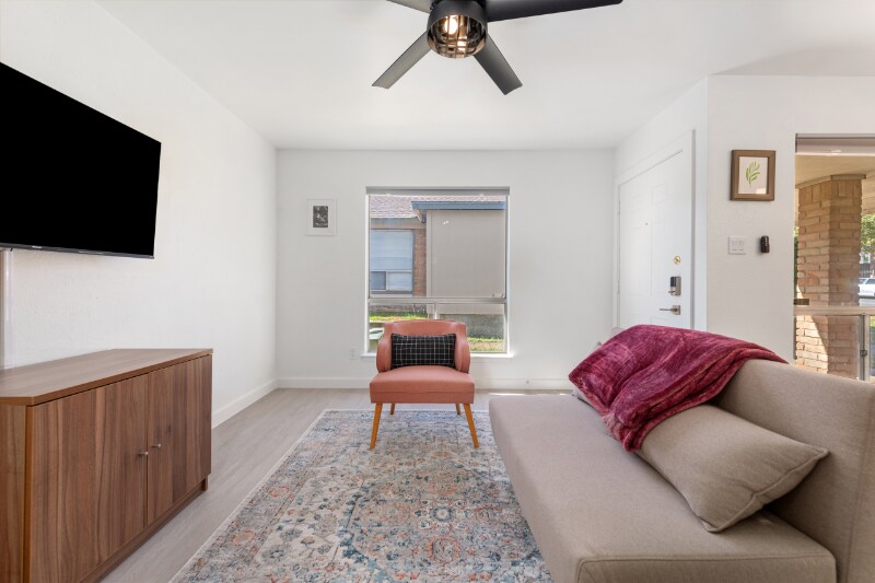 Building Photo - 10111 Golden Meadow Dr