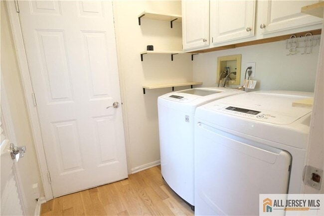 Building Photo - 56 Coriander Dr
