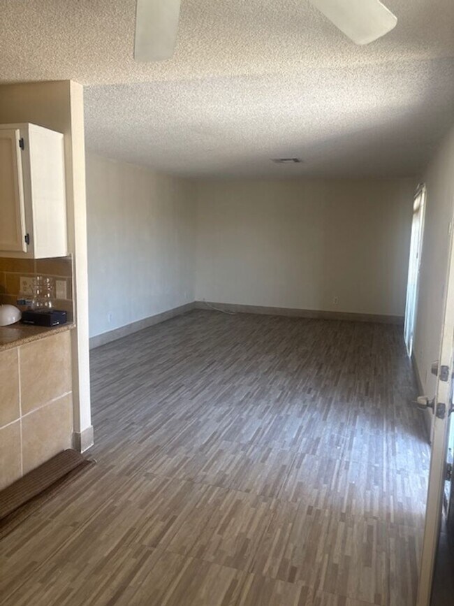 Building Photo - 4223 Zavala St
