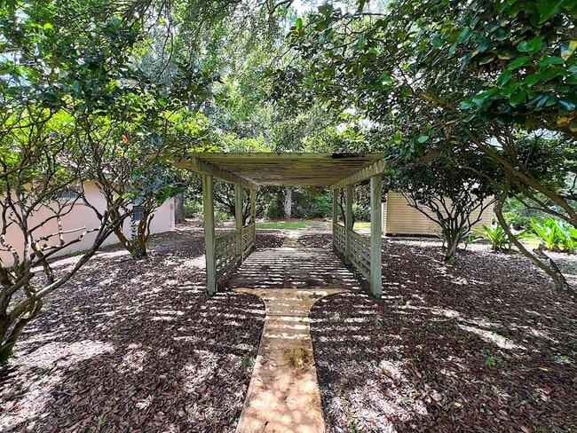 Building Photo - 87 Rose Dr