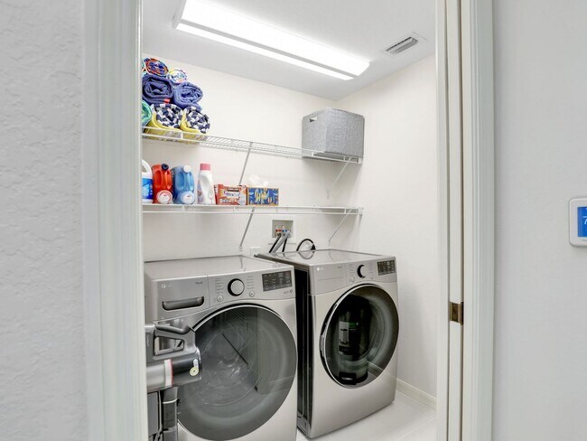 Building Photo - Stylish Seasonal Condo Rental in the Heart of Naples – 3BR Condo in Botanical Place!