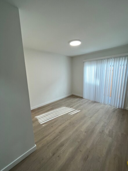 Building Photo - 4732 Bancroft St