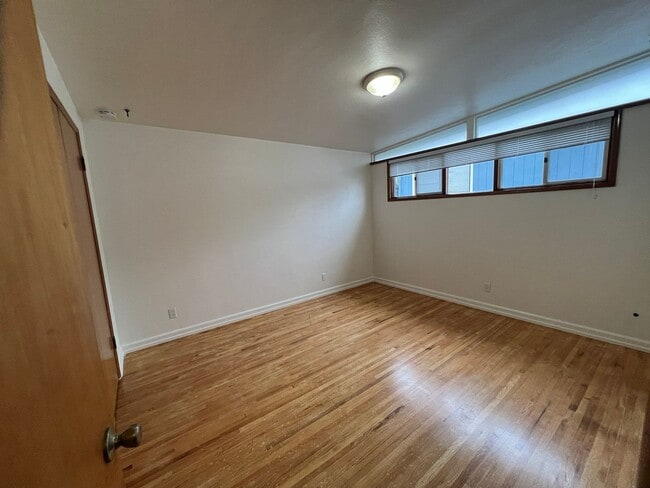 Building Photo - LSMCW421