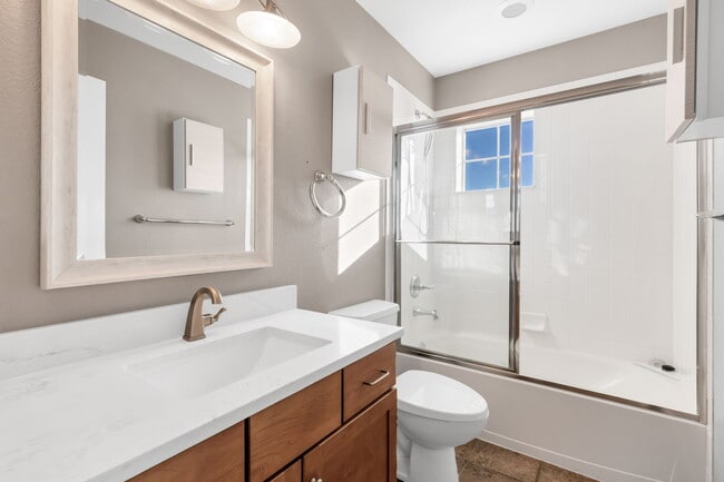 Building Photo - 2933 Central Park Blvd