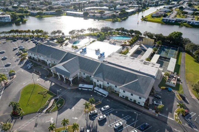 Building Photo - 128 Canterbury F