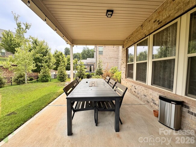 Building Photo - 10112 Pinecroft Creek Ln