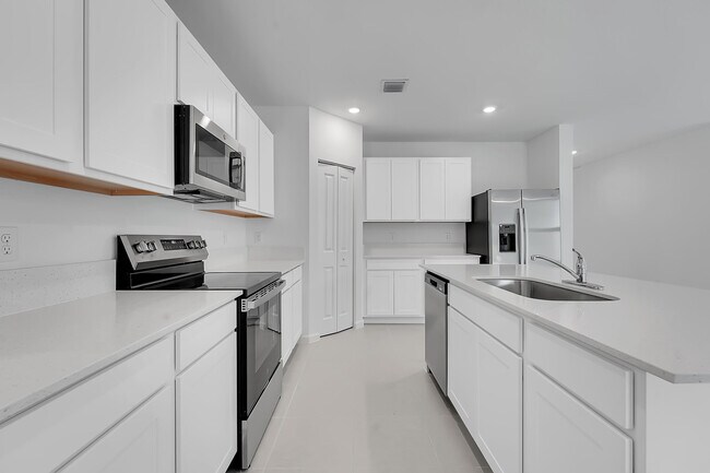 Building Photo - 662 Carlyle Wy