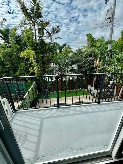 Building Photo - 2706 NE 30th Pl