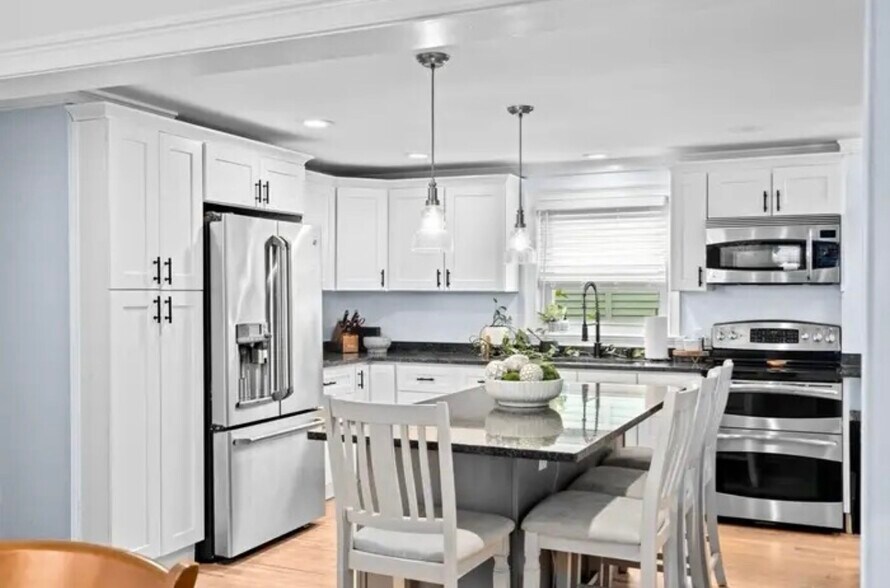 Kitchen - 113 Mountain Ave