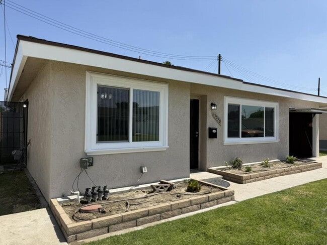 Building Photo - 15550 Cornuta Ave