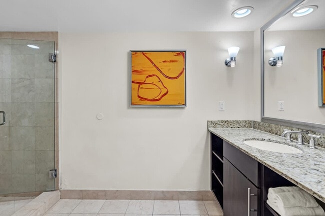 Building Photo - 2670 E Sunrise Blvd