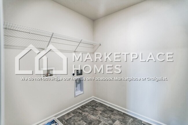 Building Photo - 400 Arrowhead Dr