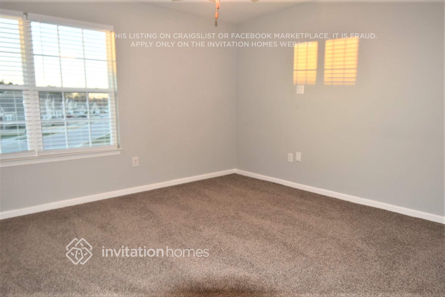 Building Photo - 237 S Great White Way