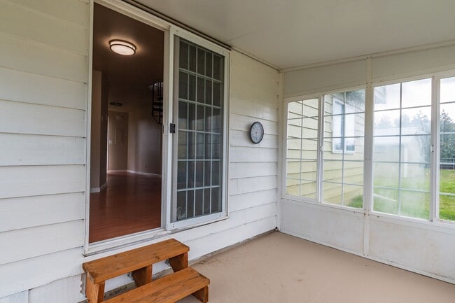 Building Photo - 3 Bed 2 Bath Country living (Landscaping I...