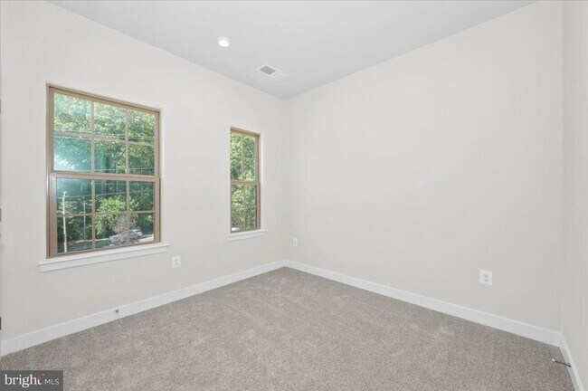 Building Photo - 19822 Habitat Ter