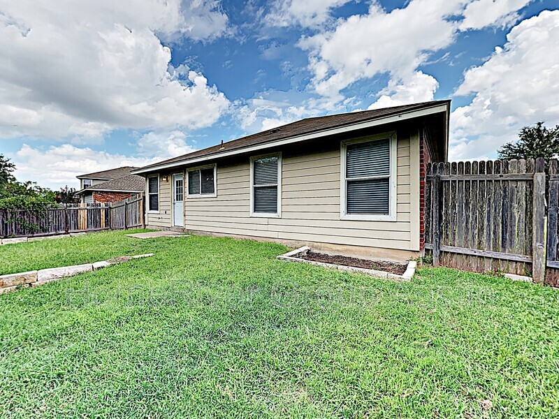 Building Photo - 119 Dove Song Dr